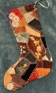 1892 WUNDERSCHÖNER ANTIKER VINTAGE CRAZY QUILT WEIHNACHTSSTRUMPF SCHNEIDER STEPPDECKE 24-19 - Bild 1 von 5