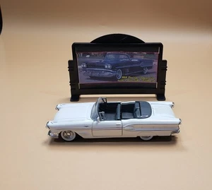 Road Champs 1958 Pontiac Bonneville Conv 1:43 White w/ Billboard 1998 - Picture 1 of 10