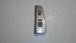 2007 VIBE RH FRONT DOOR SWITCHES WITH BEZEL 590339 - Picture 1 of 12