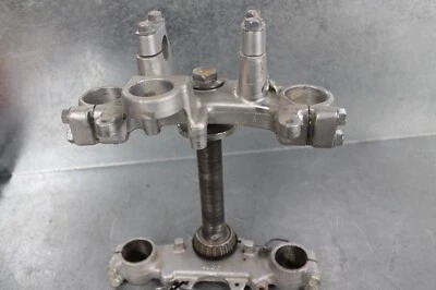 Bonita Yamaha TTR225 TTR 225 1999 abrazaderas triples árboles Foto 1 de 4