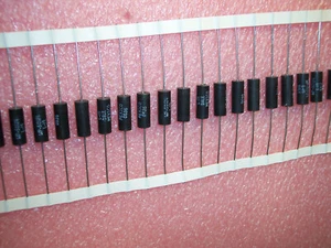 QTY (50) 33uH 10% .084 Ohm AXIAL MOLDED RF INDUCTORS IHDM1SM330K03 VISHAY - Picture 1 of 2