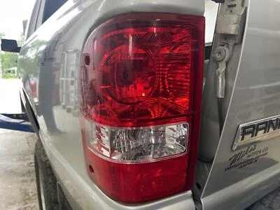 Conjunto de luz trasera izquierda usada se adapta a: Ford Ranger 2011 grado A izquierdo Foto 1 de 4
