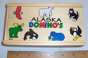ALASKA DOMINO'S CON PERSONAJES DE VIDA SILVESTRE Y VIDA MARINA FOTOGRAFIADOS EN CAJA TOP/PIEZAS - Imagen 1 de 6