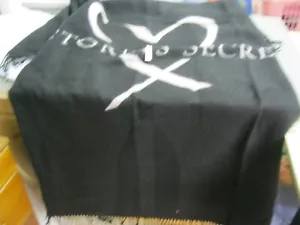 Victoria's Secret new with tag throw blanket black w pink heart 52 x 60 - Picture 1 of 7