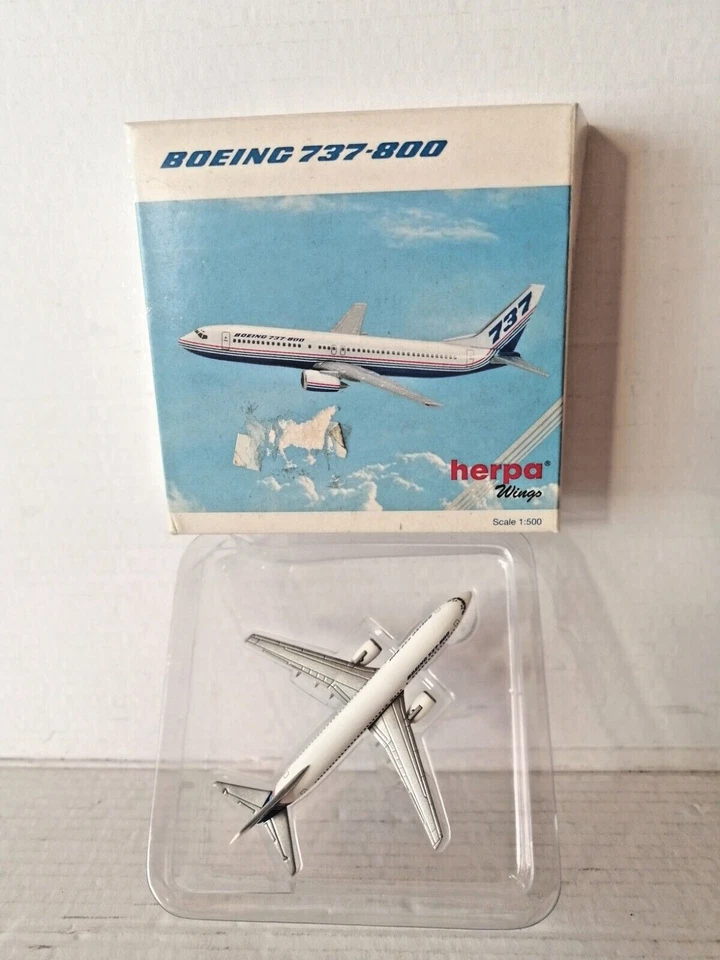 BOEING 737 800 HERPA WINGS SCALA 1/500 ART.511070 - Immagine 1 di 1