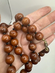 Collar de madera hecho a mano cuentas de madera con espaciadores de celuloide vintage 22" hippie - Imagen 1 de 7
