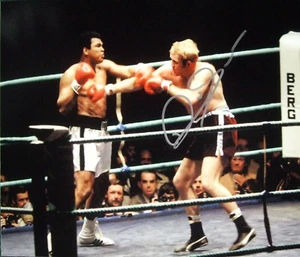 FOTO DE BOXEO FIRMADA POR RICHARD DUNN v MUHAMMAD ALI CERTIFICADO DE AUTENTICIDAD Y PRUEBA - Imagen 1 de 2