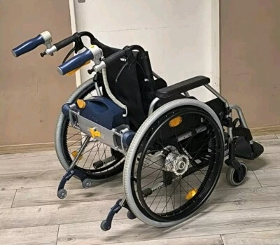 Alber AAT V-Max Elektrische Schiebehilfe + Faltrollstuhl Meyr Sitzbr. 44 cm  - Bild 1 von 4