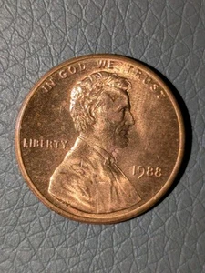 1988 1c Memorial Cent Deep Red Struck Through Grease Error Extra Shiny - Picture 1 of 12