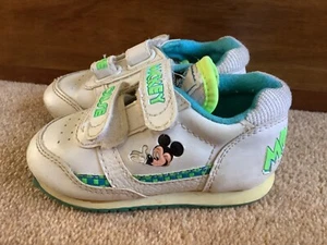 Childrens / toddlers vintage 1990s Mickey Mouse trainers size 5 - Picture 1 of 13