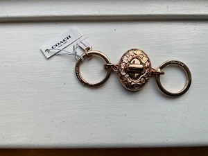NWT Coach Beautiful Rose Gold Signature C Turnlock 2-in-1 Valet Key Chain/Keyfob - Picture 1 of 5