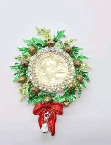 Kirks Folly Dream Angel Holly Berry Wreath Brooch Pin Pendant Silver tone RARE - Picture 1 of 9
