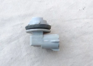 94 95 96 97 98 99 Toyota Celica Front Side Marker Light Bulb Socket - Picture 1 of 5