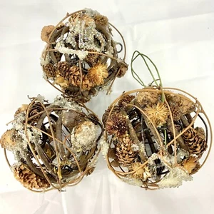 Lot Of 3 Christmas Ornaments Dried Flowers Twine Wood Ball Primitive Rustic Core - Picture 1 of 6
