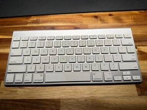 GENUINE Apple Wireless Bluetooth Keyboard A1314 Mac Aluminium - Picture 1 of 1