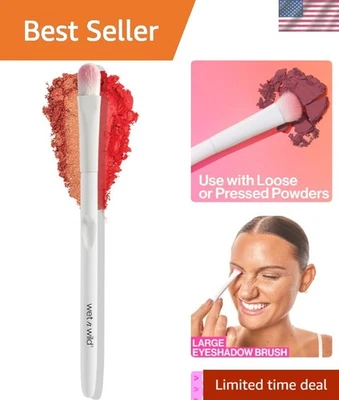 Cepillo de sombra de ojos wet n wild, aplicación de mezcla de precisión, fibra sintética suave Foto 1 de 4