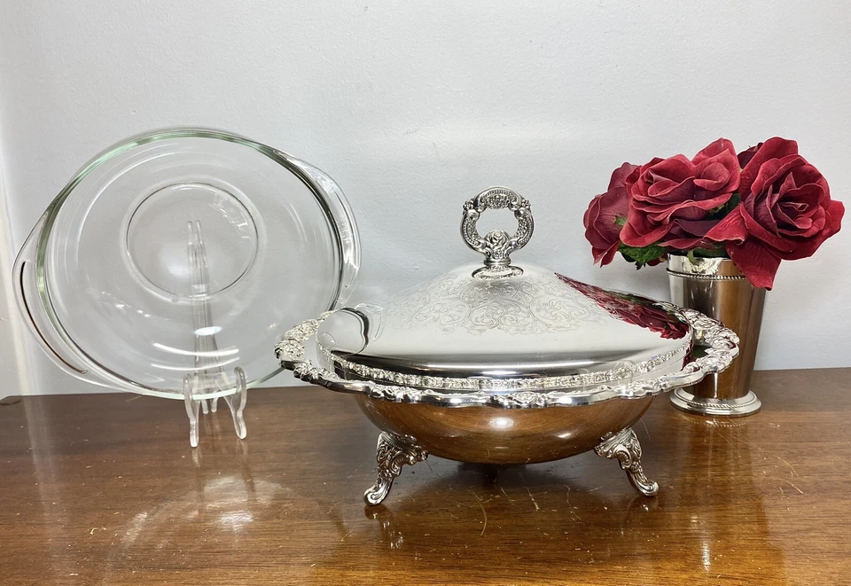 Oneida Royal Provincial Silver 1.5q Footed Covered Casserole & Pyrex Glass Liner - Image 1 of 4