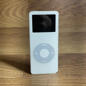 Apple iPod Nano A1137 1st Generation Black 1GB EMC 2066 Media Player