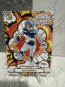 🔥🏈2025 Panini Donruss Bomb Squad Sam Darnold #BS-SDD SWEET INSERT CARD, GET IT - Bild 1 von 6