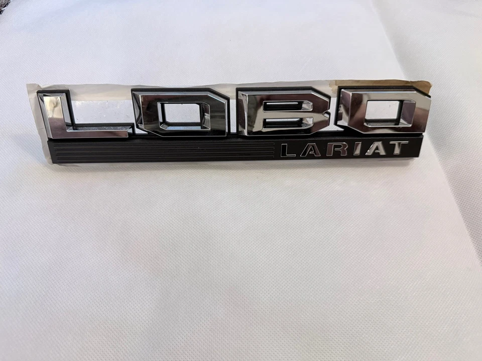 Placa de identificación emblema guardabarros izquierdo Ford F-150 LOBO 2015-2017 Lariat OEM FL3Z-16720-P Foto 1 de 3