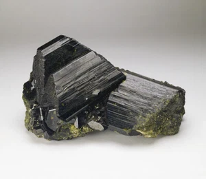 Epidote crystals group from Baluchistan - Pakistan - Picture 1 of 3