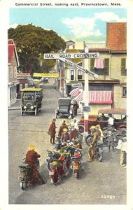 Provincetown MA Commercial Street alte Autos und alte Motorräder Postkarte - Bild 1 von 1