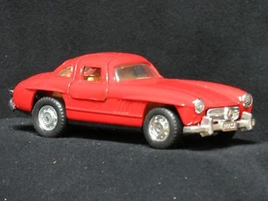  AMT 1954 "GULLWING" Red Mercedes-Benz 300 SL Hardtop- NEW-Mint  Diecast Metal - Picture 1 of 5