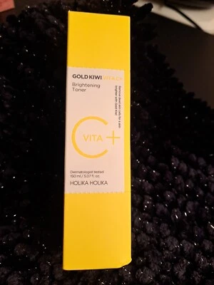 TONER ILUMINADOR DORADO KIWI VITA C+ HOLIKA HOLIKA 5,07 OZ • NUEVO EN CAJA • Foto 1 de 3