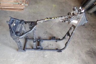 MARCO YAMAHA ROAD STAR XV1600 99 CON ENCENDIDO / TAPA COMBUSTIBLE / LLAVE JYAVP02E9XA000671 Foto 1 de 4