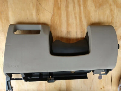 2013-2016 Cadillac ATS под приборную панель валик подушечка 22945390 - Изображение 1 из 4