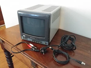 Vintage Sony Trinitron PVM-9220ME Color Video monitor 8" retro gaming TV screen - Picture 1 of 13