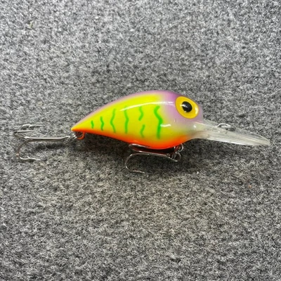 Pre-Rapala Storm Magnum Wiggle Wart Vintage Crankbait - AV215 Purple Hot Tiger - Image 1 of 4