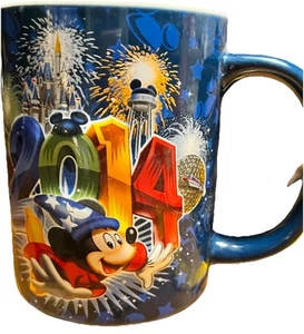 Taza de cerámica en relieve 3D Sorcerer Mickey 2014 Parque Disney Walt Disney World 16 oz - Imagen 1 de 8