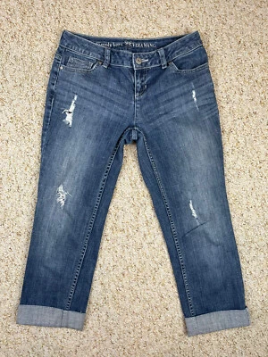 Capris de mezclilla elásticos de tiro bajo desgastados Simply Vera Vera Wang talla 2 (28x23) Foto 1 de 4