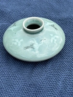Antigua olla de agua coreana con incrustaciones de grúas Celadon porcelana Foto 1 de 4