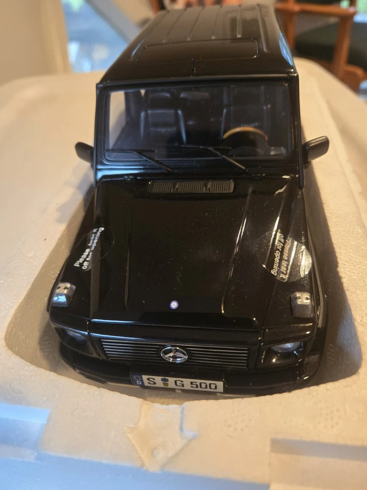 NUEVO AUTOart Mercedes Benz G-Wagon 1:18 - Edición G - Modelo concesionario - B6 696 2143 Foto 1 de 4