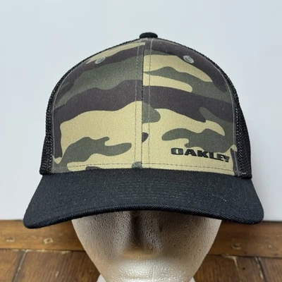 Oakley Men's Large Fitted Trucker Hat Black White Gray Camo Polyester - Image 1 of 4