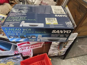 Sanyo VCR VWM-400 4 Head VHS Player Video Cassette Recorder Brand New SEALED - Picture 1 of 5