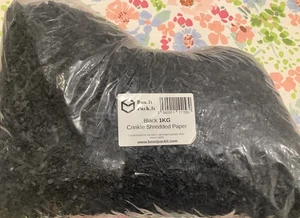 Brandneu mit Etikett, 1 kg Luxus geschreddertes Knitterpapier, SCHWARZER Zickzack, aus der Verpackung verpackt, - Bild 1 von 3