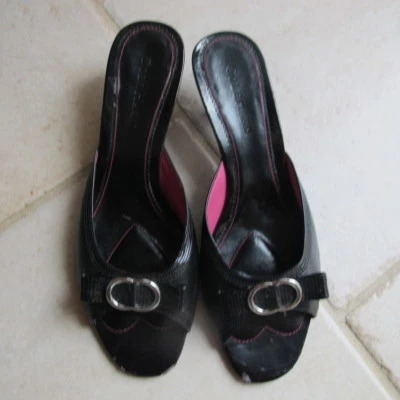 Cole Haan Negro Charol Gatito Tacones Slides con Hebilla Plateada.Talla 8M.  Foto 1 de 4