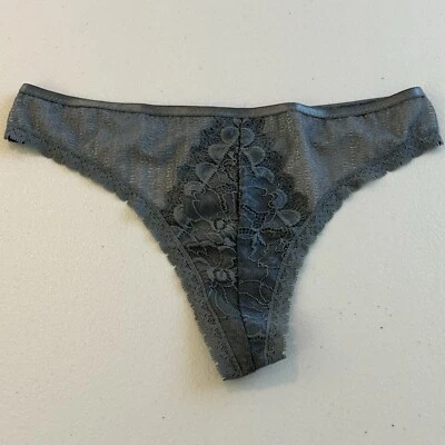 Braguita Frederick’s Of Hollywood Lillian Lee Tanga de Encaje y Malla Gris Talla S Foto 1 de 4