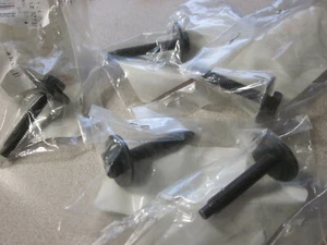 NOS Yamaha Bolt w/Washer 96-203 YZ125 96-03 YZ250 98-03 YZ450 90119-06214 Qty 5 - Picture 1 of 2