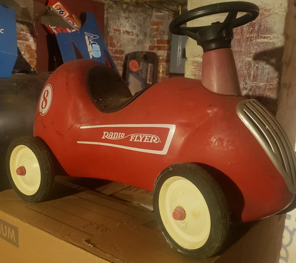 Coche de carreras vintage Radio Flyer Metal Little Red Roadster Push #8 niños paseo en juguete Foto 1 de 4