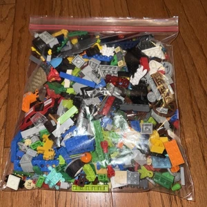 Bolsa a granel de Lego mezclado y bloques de construcción. - Imagen 1 de 2