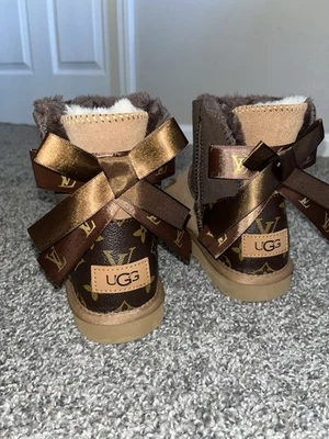 Uggs Con Louis Vuitton, Disfraz Uggs, Talla 6 Mujer’s, Estilista Bota de Invierno Foto 1 de 4