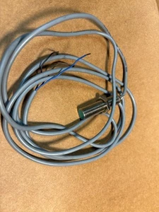 PEPPERL+FUCHS NBB4-12GM50-E3 87440 10-30VDC - Picture 1 of 4