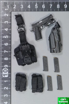 Pistola escala 1:6 DID MA1008 LAPD SWAT Takeshi - 1911 con juego de funda Foto 1 de 2