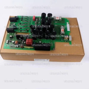 ONE SIEMENS SCHEDA TRASMISSIONE INVERTER 6SE7023-4TC84-1HF3 6SE7 023-4TC84-1HF3 NUOVA - Foto 1 di 1