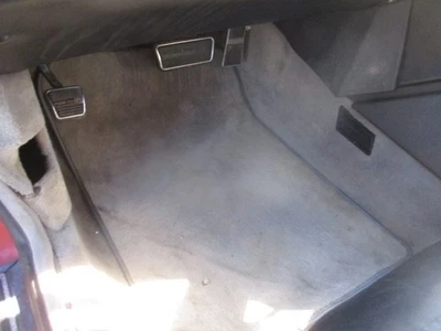 Alfombrilla usada se adapta a: Cadillac Allante 1990 grado A Foto 1 de 4