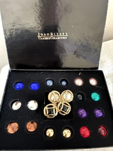 Nuevo con etiquetas Juego de Pendientes Perforados Joan Rivers 12 Colores Intercambiables Caja Original - Imagen 1 de 2